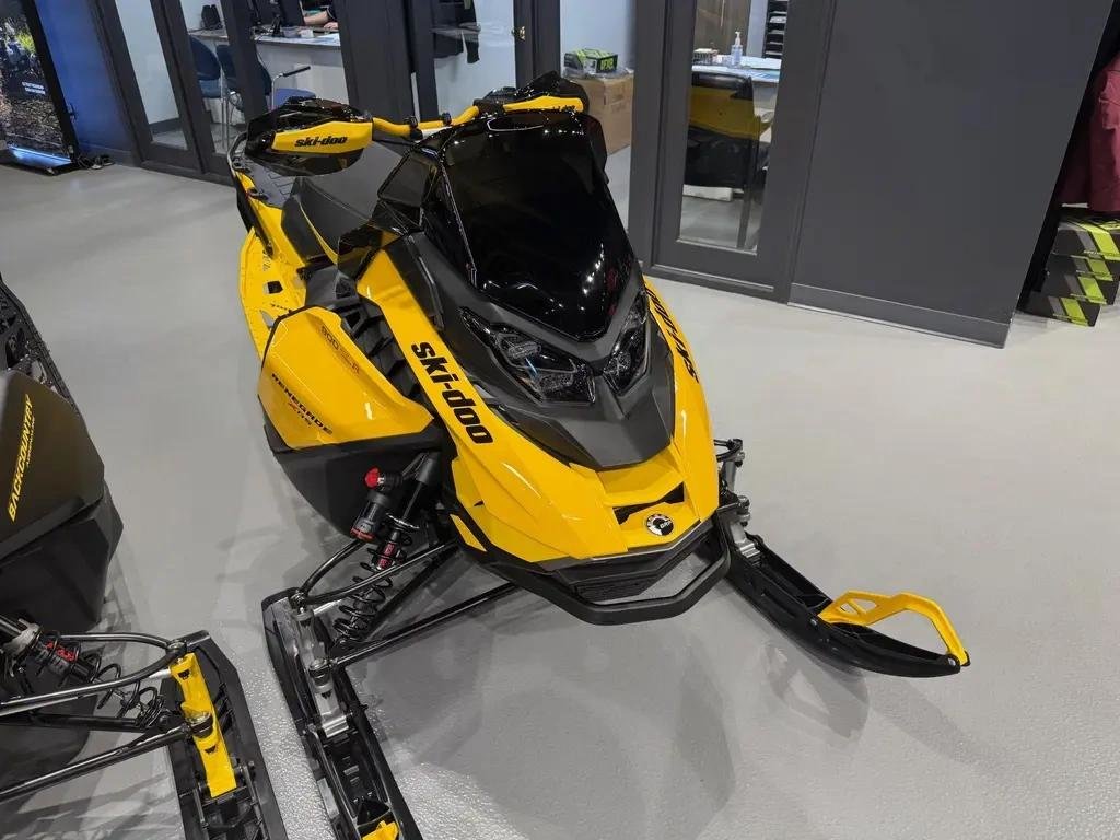 Ski-Doo RENEGADE X-RS 900 TURBO R XRS  2025 à Charlemagne, Québec - 5 - w1024h768px