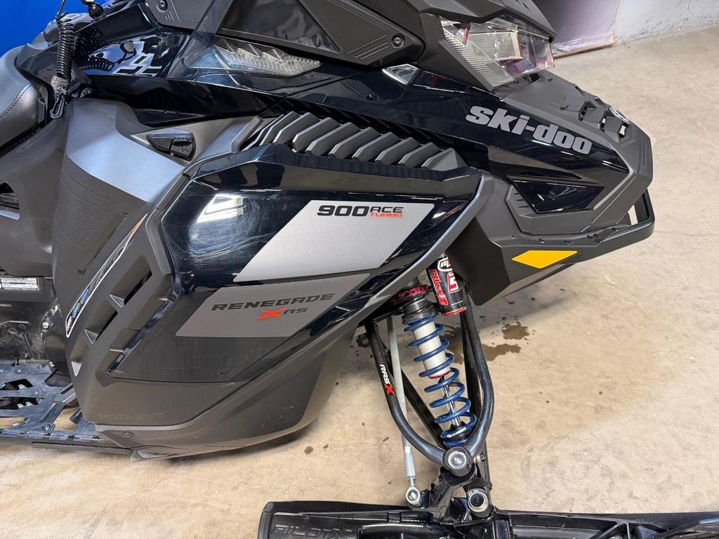 2021 Ski-Doo RENEGADE XR-S 900 TURBO R XRS in Charlemagne, Quebec - 4 - w1024h768px