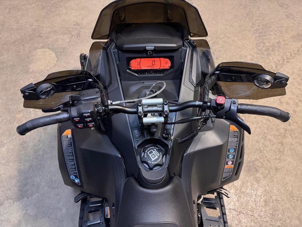 Ski-Doo RENEGADE XR-S 900 TURBO R XRS  2024 à Charlemagne, Québec - 7 - w1024h768px