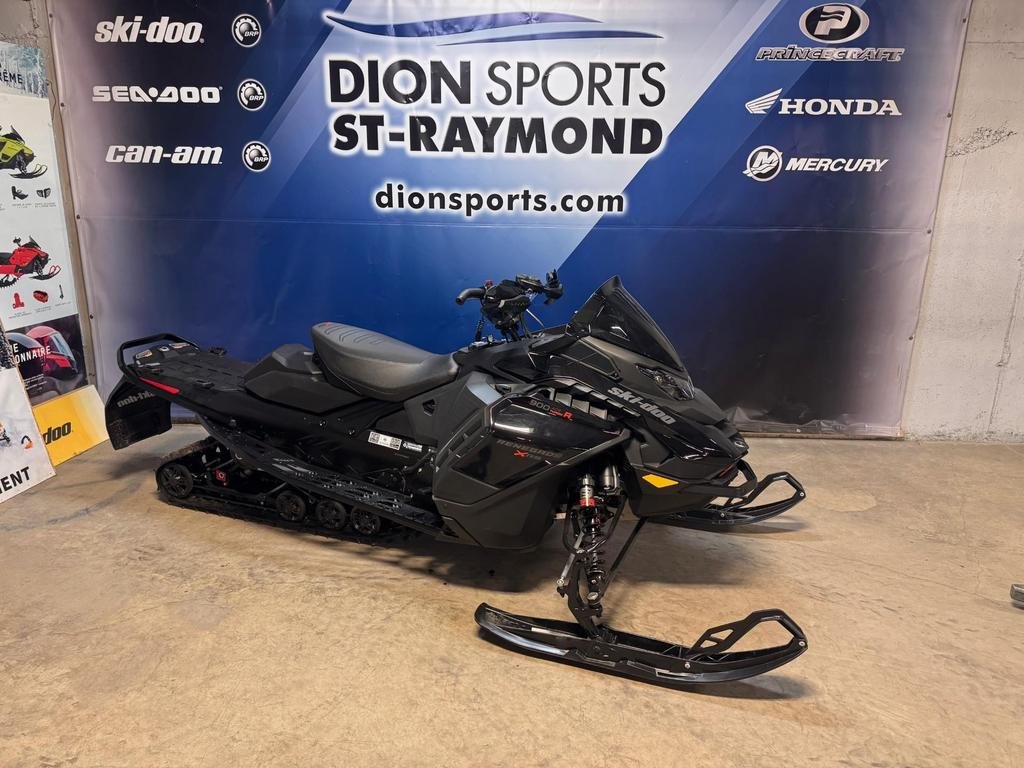 Ski-Doo RENEGADE XR-S 900 TURBO R XRS  2024 à Charlemagne, Québec - 1 - w1024h768px