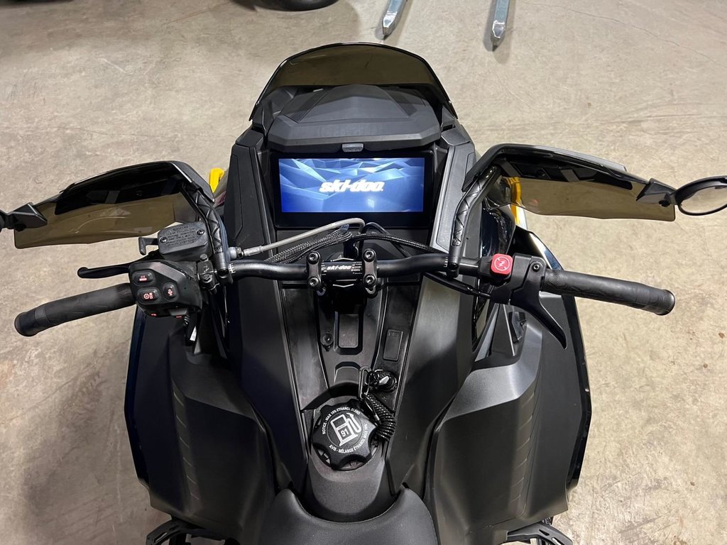 2023 Ski-Doo Renegade XRS 850 X-RS in Charlemagne, Quebec - 7 - w1024h768px