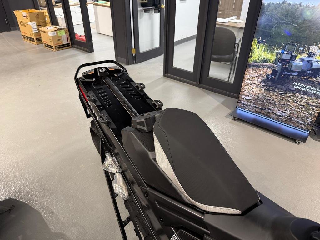 Ski-Doo SUMMIT ADRENALINE 154 850 E-TEC  2026 à Charlemagne, Québec - 4 - w1024h768px