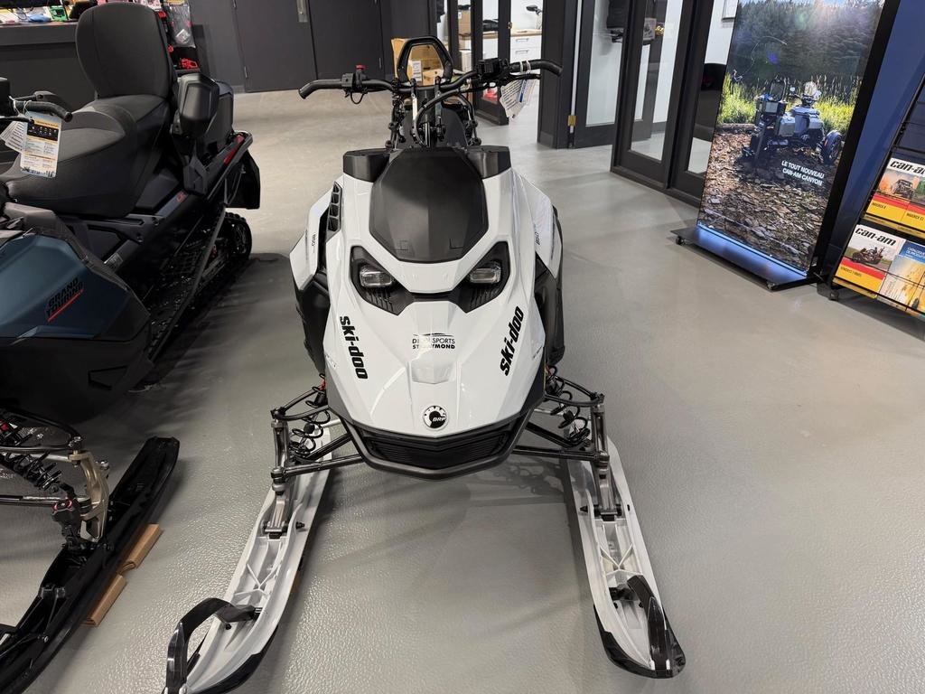 Ski-Doo SUMMIT ADRENALINE 154 850 E-TEC  2026 à Charlemagne, Québec - 6 - w1024h768px