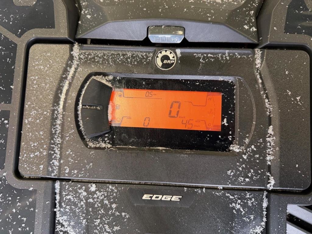 Ski-Doo SUMMIT ADRENALINE EDGE 154 600R  2026 à Charlemagne, Québec - 9 - w1024h768px