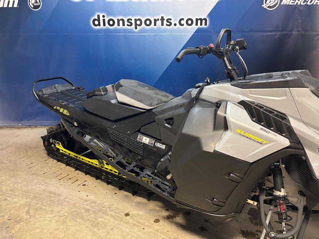 Ski-Doo SUMMIT ADRÉNALINE EDGE 850 E-TEC  2026 à Charlemagne, Québec - 4 - w1024h768px