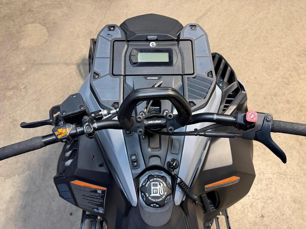 Ski-Doo SUMMIT ADRÉNALINE EDGE 850 TURBO R  2026 à Charlemagne, Québec - 7 - w1024h768px