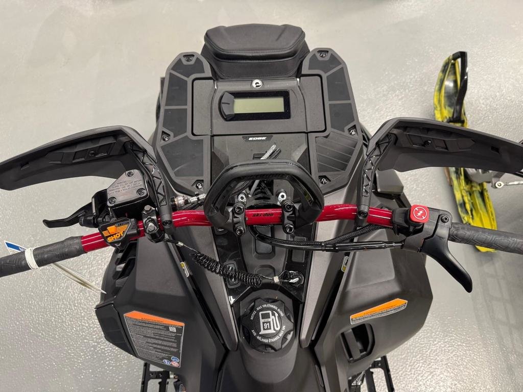 Ski-Doo SUMMIT EDGE 850 SPECIAL EDITION  2025 à Charlemagne, Québec - 6 - w1024h768px