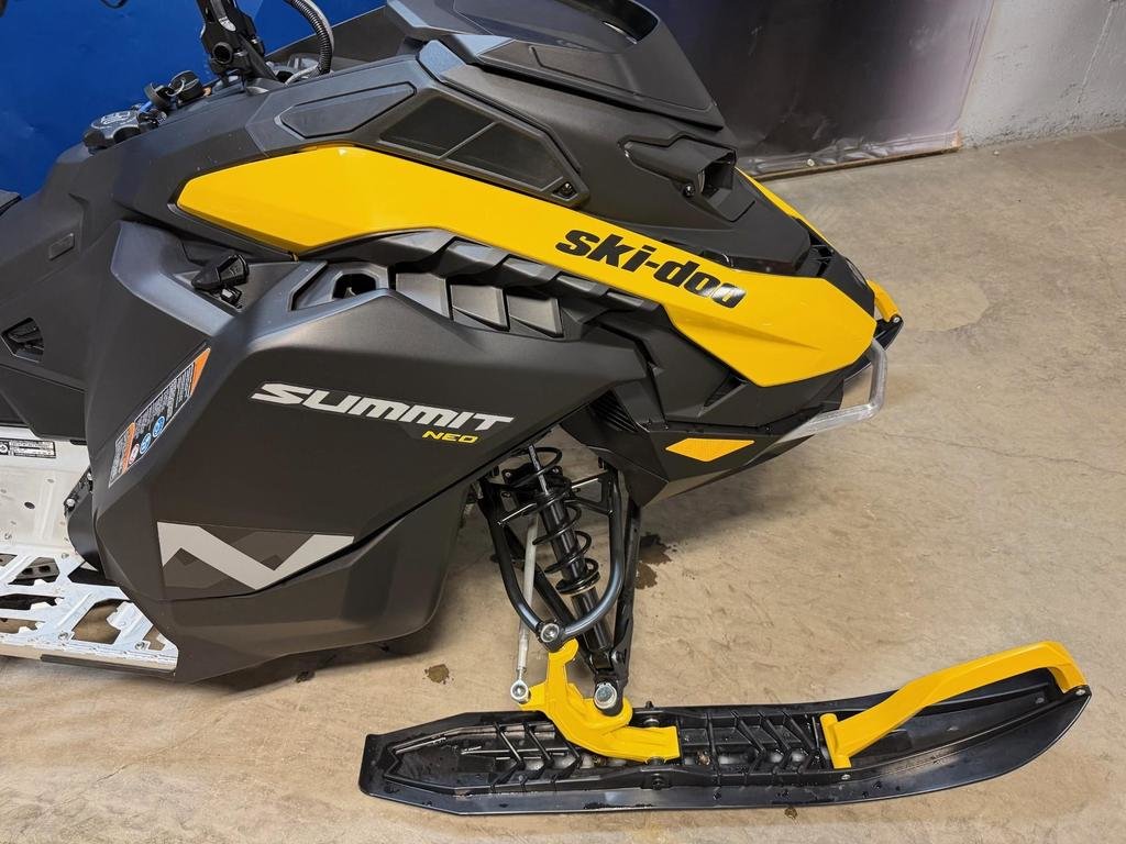 2026 Ski-Doo SUMMIT NEO 600 EFI 40hp in Charlemagne, Quebec - 4 - w1024h768px