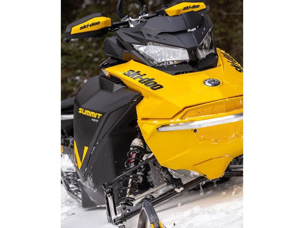 Ski-Doo SUMMIT NEO + 600 EFI 55 Plus  2024 à Charlemagne, Québec - 11 - w1024h768px