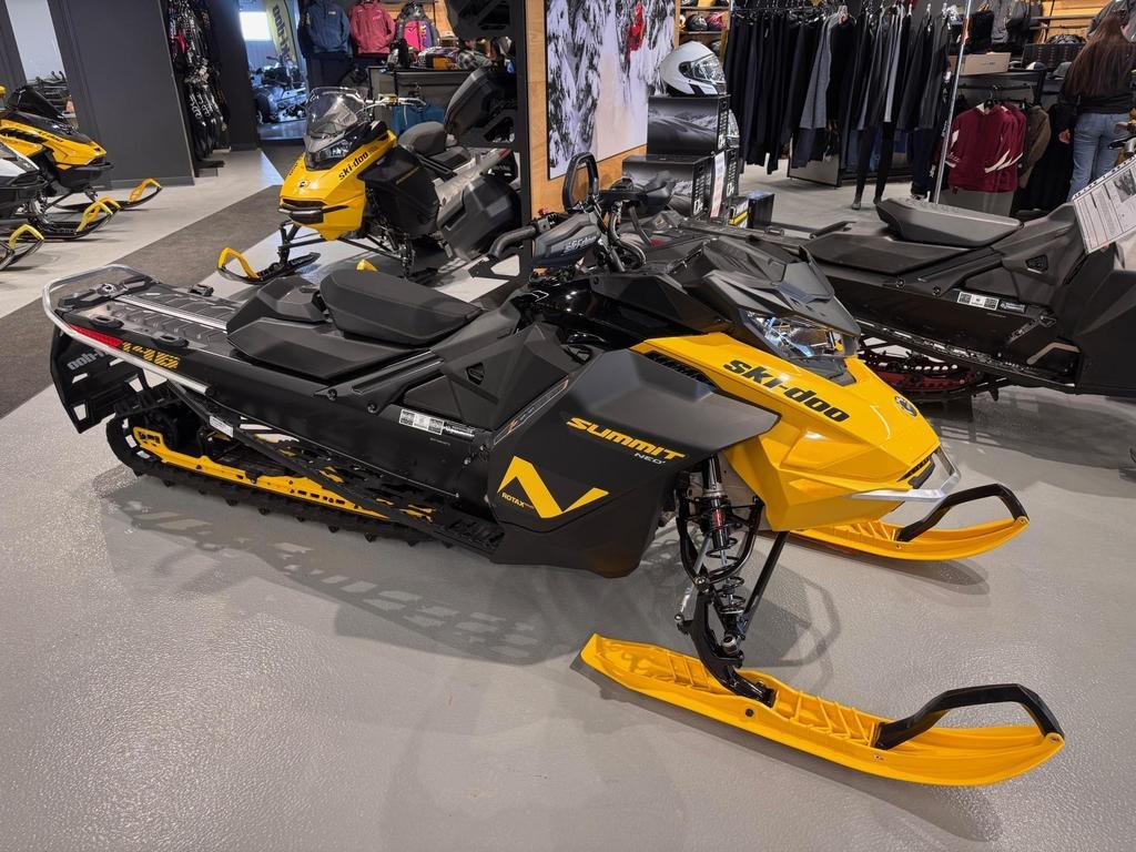 2024 Ski-Doo SUMMIT NEO + 600 EFI 55 Plus in Charlemagne, Quebec - 1 - w1024h768px