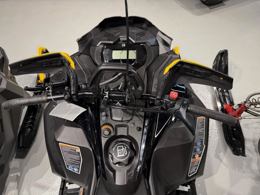 Ski-Doo SUMMIT NEO+ 600 EFI 55 Plus  2025 à Charlemagne, Québec - 5 - w1024h768px
