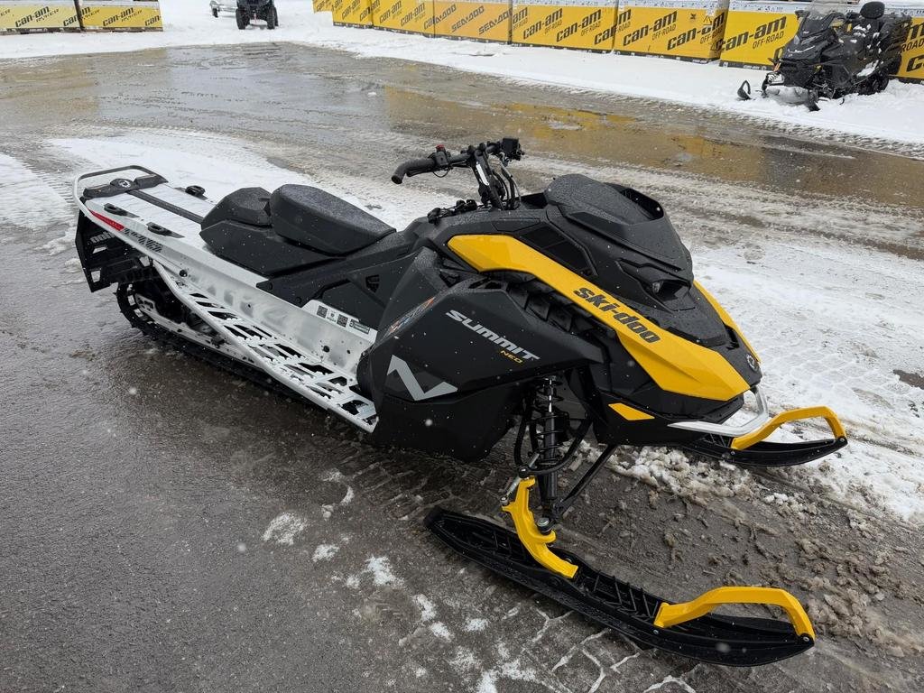 2026 Ski-Doo SUMMIT NEO + 600 EFI 85hp in Charlemagne, Quebec - 4 - w1024h768px