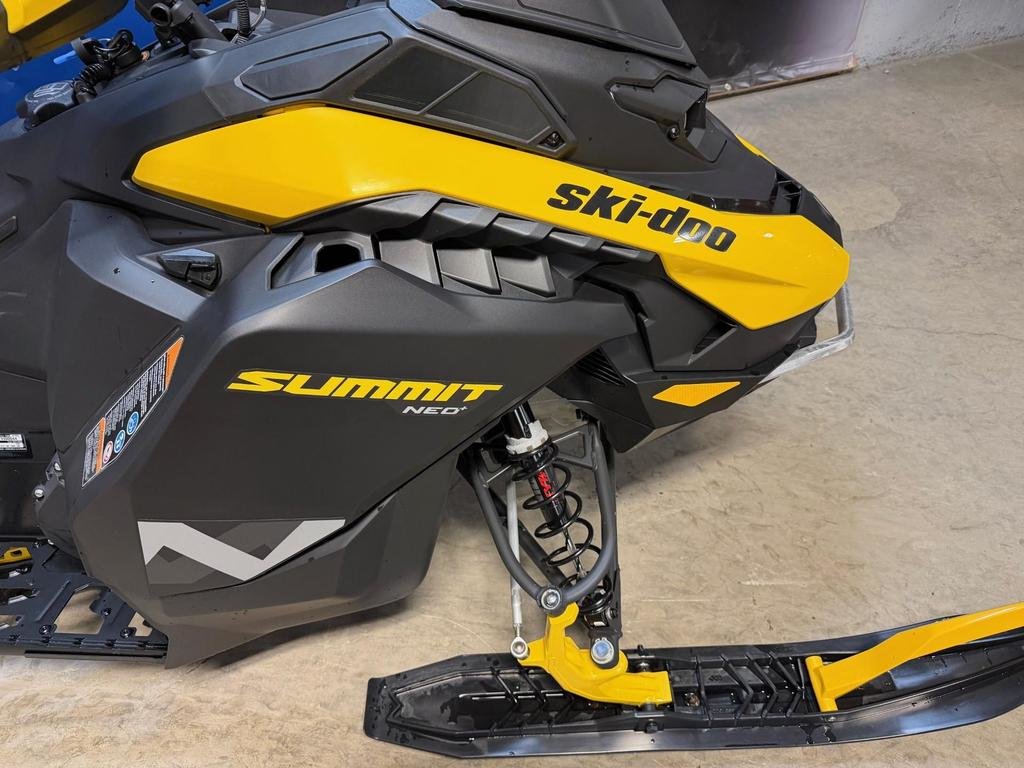 Ski-Doo SUMMIT NEO+ 600 EFI Plus 85hp  2026 à Charlemagne, Québec - 4 - w1024h768px