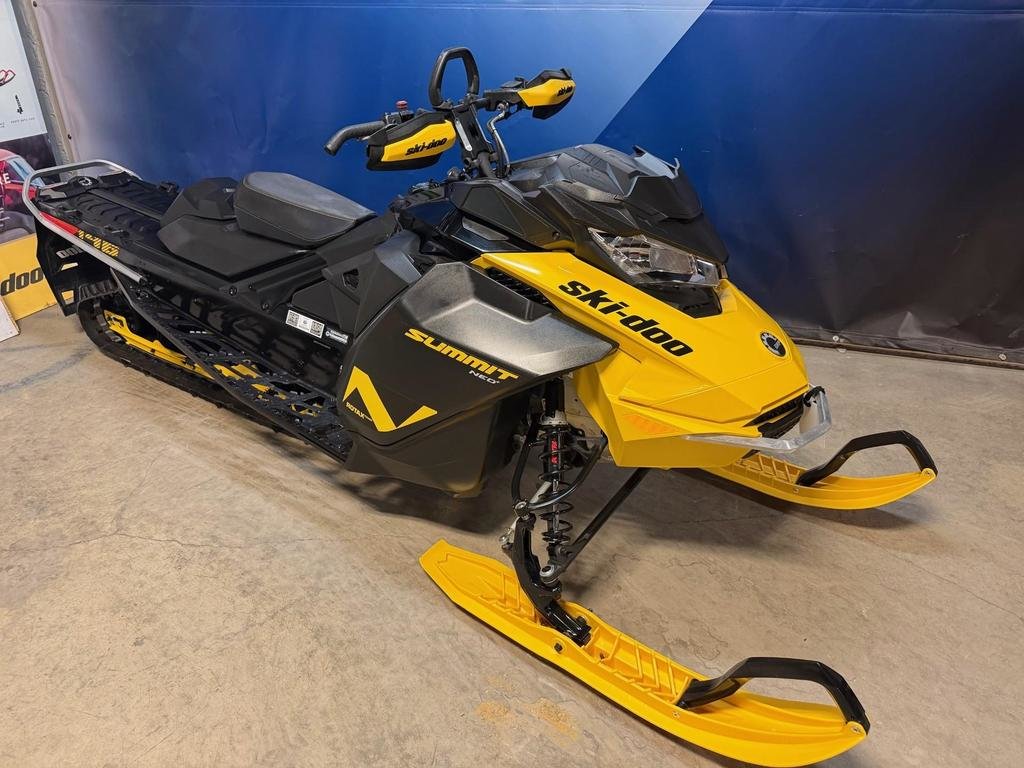 2023 Ski-Doo SUMMIT NEO+ 600 EFI Plus in Charlemagne, Quebec - 2 - w1024h768px