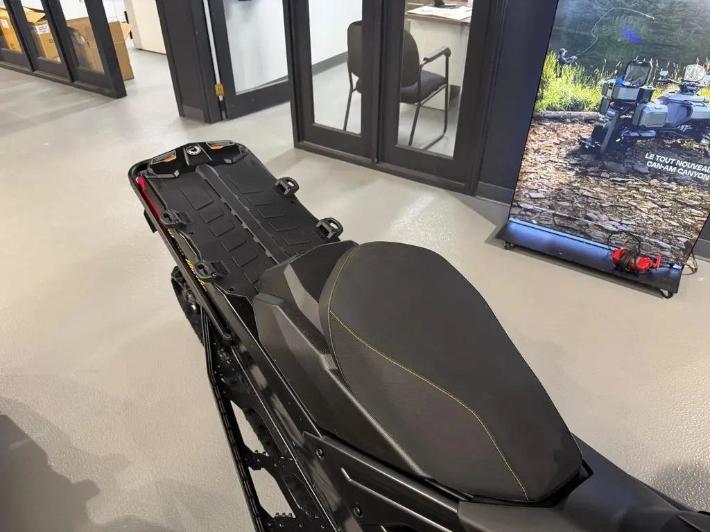 Ski-Doo TUNDRA LE 600 ACE LT  2026 à Charlemagne, Québec - 6 - w1024h768px