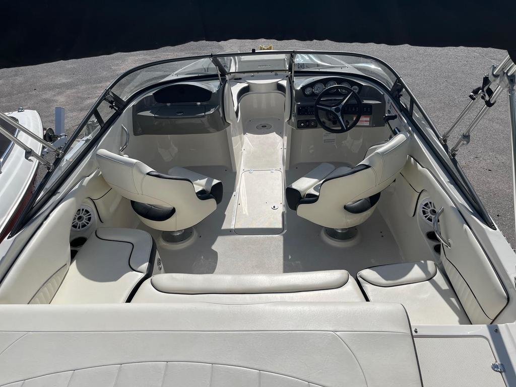Stingray Boats STINGRAY 208LR  2020 à Charlemagne, Québec - 10 - w1024h768px