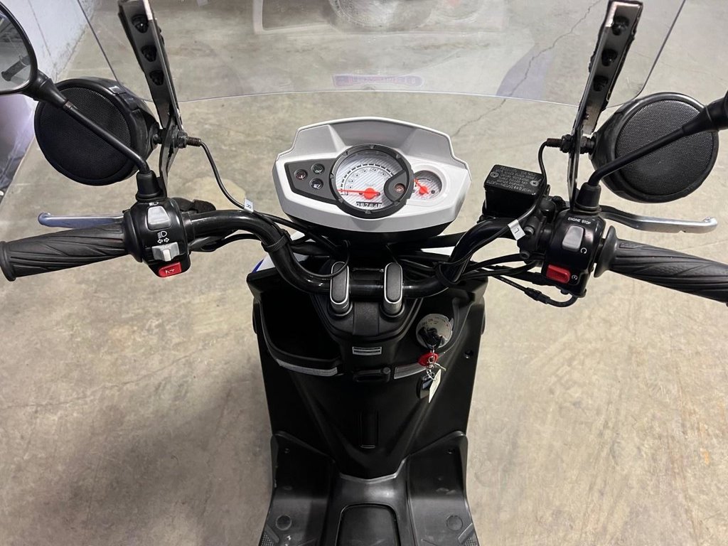 Yamaha YW50 ZUMA  2014 à Charlemagne, Québec - 7 - w1024h768px