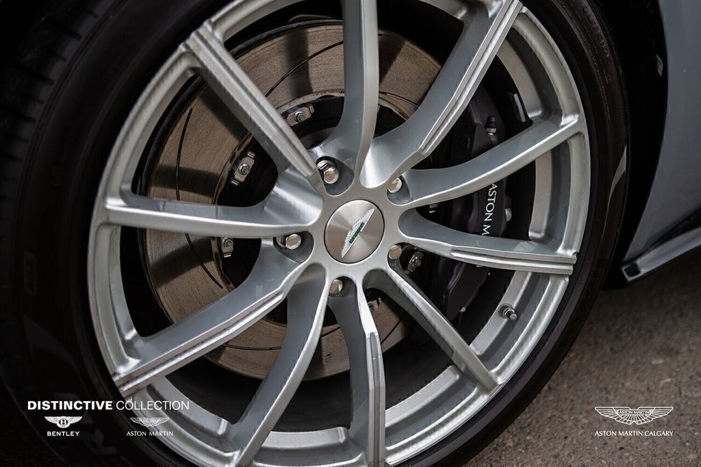 Distinctive Collection Bentley Aston Martin 2019 Aston