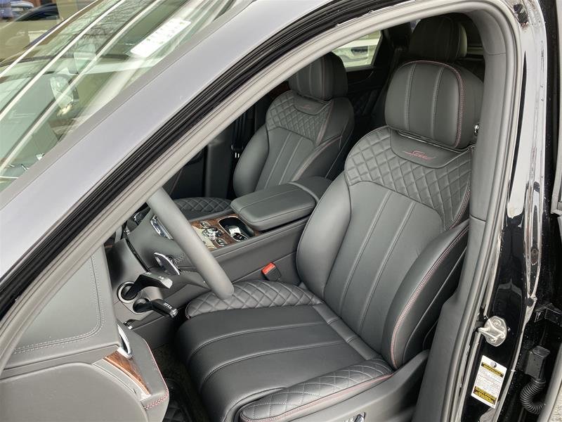 Distinctive Collection Bentley Aston Martin 2020