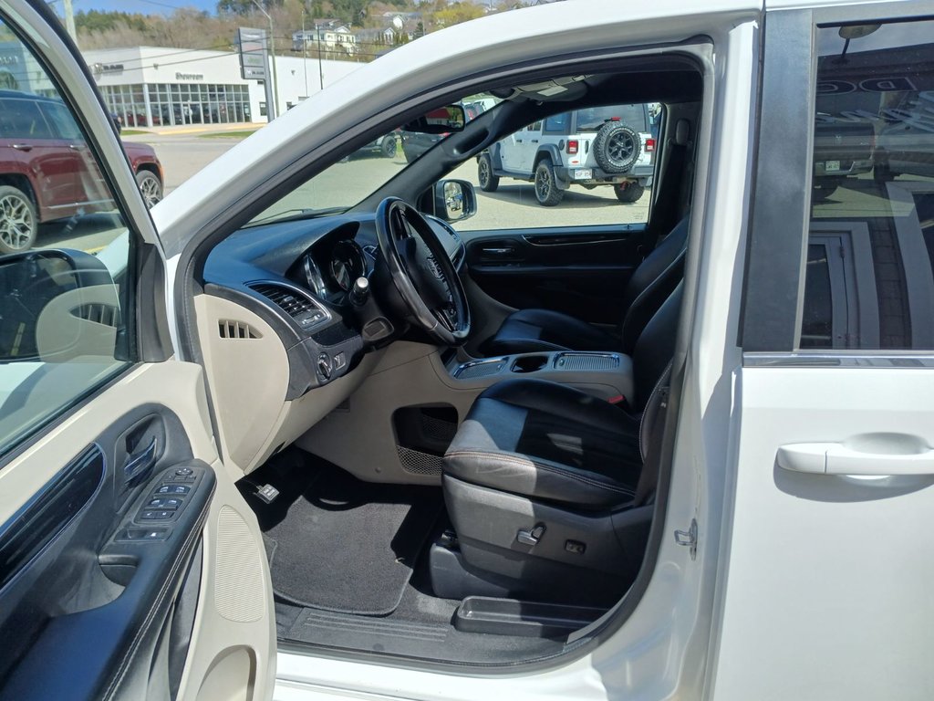 2018 Dodge Grand Caravan SE/SXT in Saint John, New Brunswick - 10 - w1024h768px