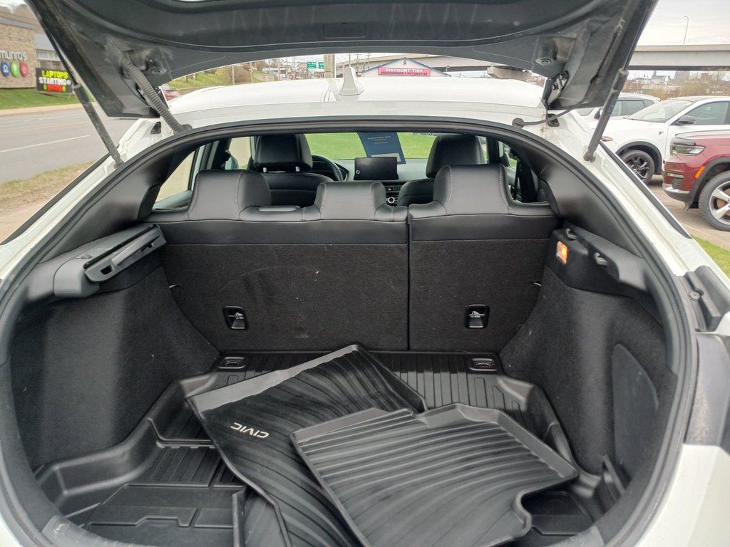 2023 Honda Civic Hatchback Sport Touring in Saint John, New Brunswick - 17 - w1024h768px