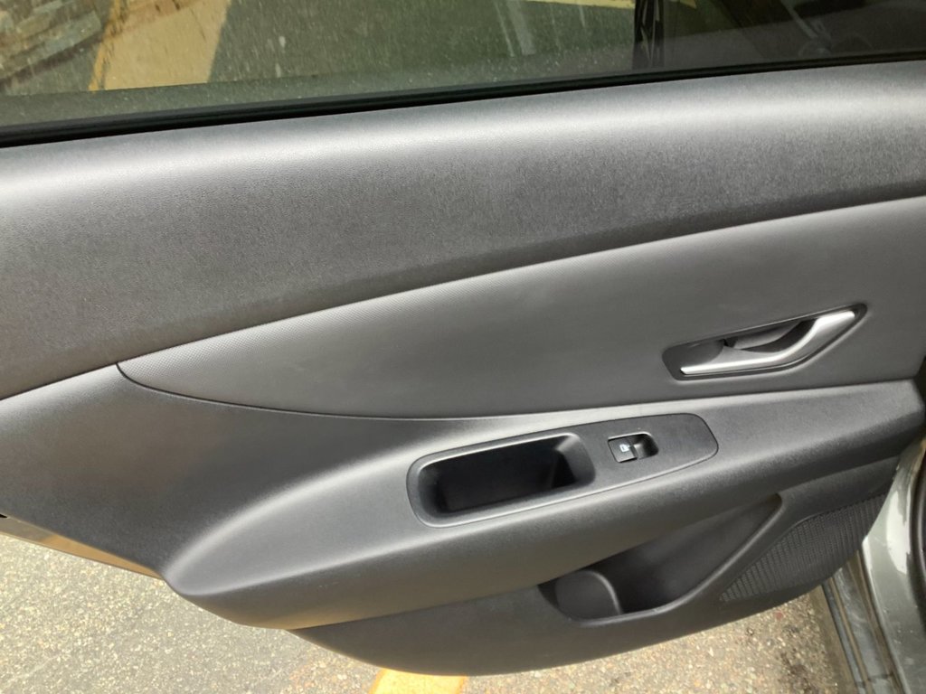 2023 Hyundai Elantra Hybrid LUXURY in Saint John, New Brunswick - 14 - w1024h768px