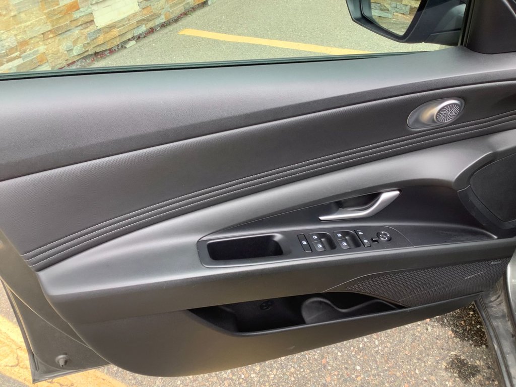2023 Hyundai Elantra Hybrid LUXURY in Saint John, New Brunswick - 18 - w1024h768px
