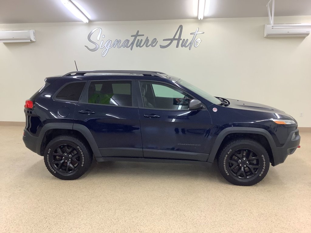 2016  Cherokee TRAILHAWK 4X4 in Saint John, New Brunswick - 1 - w1024h768px