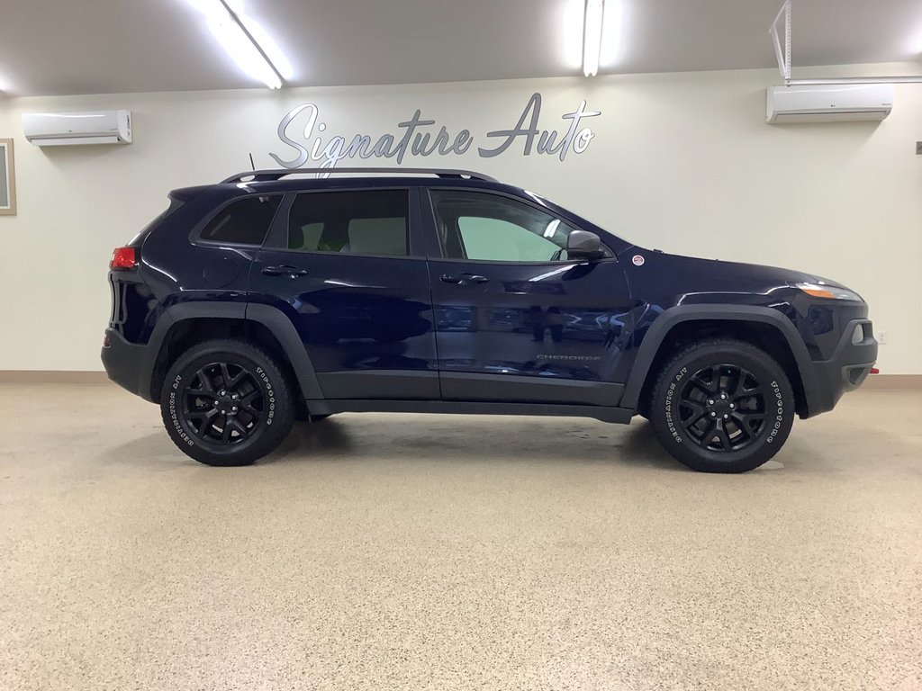 2016  Cherokee TRAILHAWK 4X4 in Saint John, New Brunswick - 38 - w1024h768px