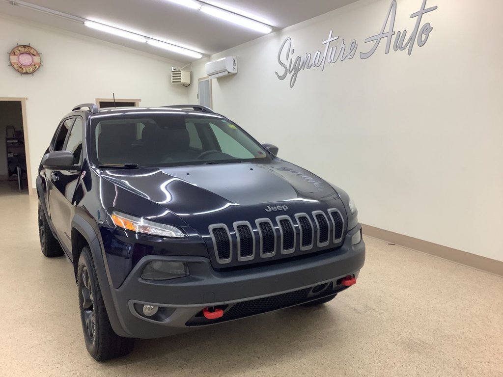 2016  Cherokee TRAILHAWK 4X4 in Saint John, New Brunswick - 3 - w1024h768px