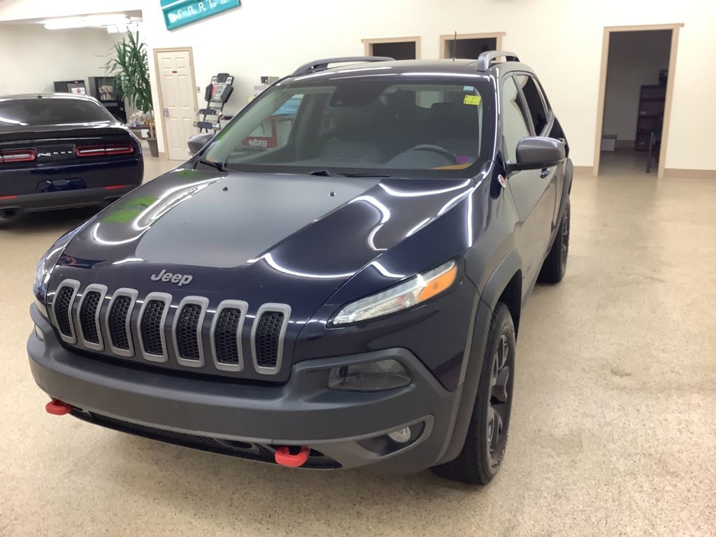 2016  Cherokee TRAILHAWK 4X4 in Saint John, New Brunswick - 5 - w1024h768px