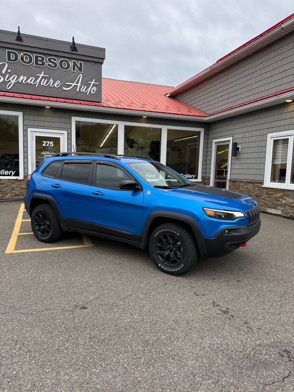 2022  Cherokee TRAILHAWK 4X4 in Saint John, New Brunswick - 5 - w1024h768px