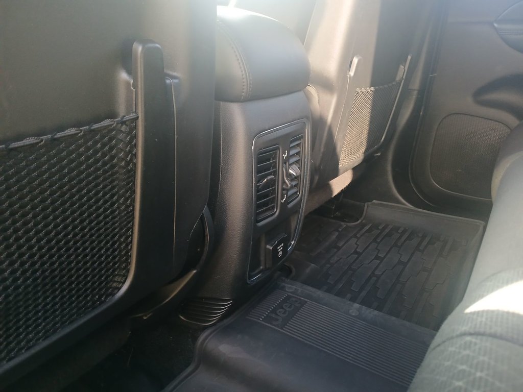 Jeep Grand Cherokee LAREDO 2021 à Saint John, Nouveau-Brunswick - 10 - w1024h768px