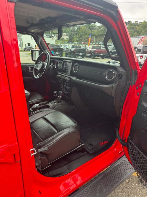 2018 Jeep WRANGLER UNLIMITED SAHARA in Saint John, New Brunswick - 12 - w1024h768px