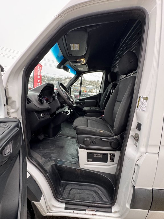 2019  Sprinter Cargo Van BASE in Saint John, New Brunswick - 9 - w1024h768px