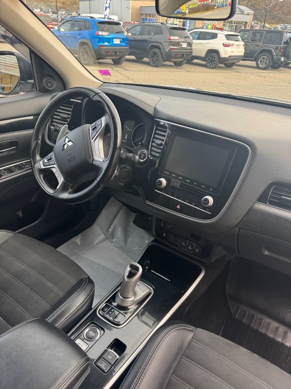 2020  OUTLANDER PHEV SEL in Saint John, New Brunswick - 25 - w1024h768px