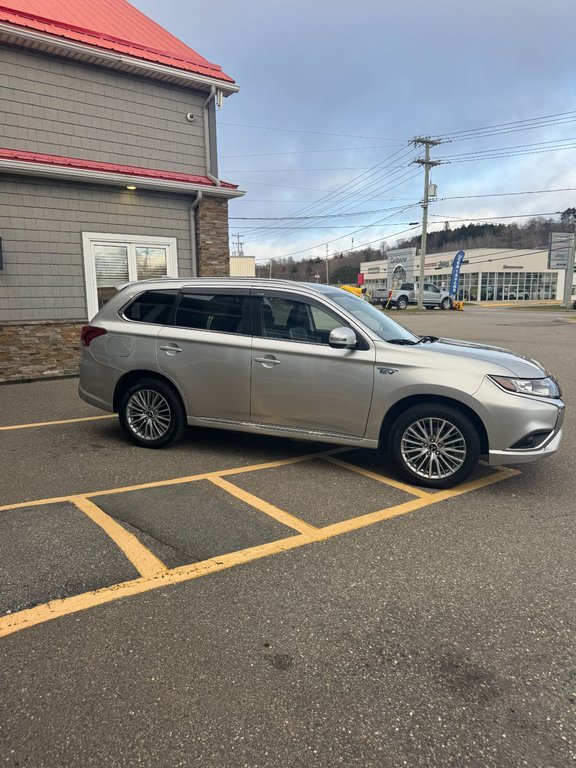 2020  OUTLANDER PHEV SEL in Saint John, New Brunswick - 20 - w1024h768px