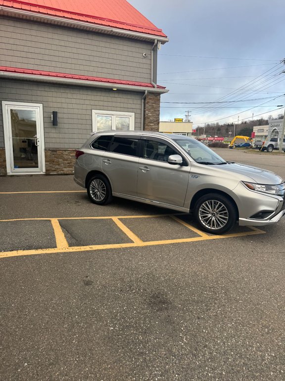 2020  OUTLANDER PHEV SEL in Saint John, New Brunswick - 19 - w1024h768px