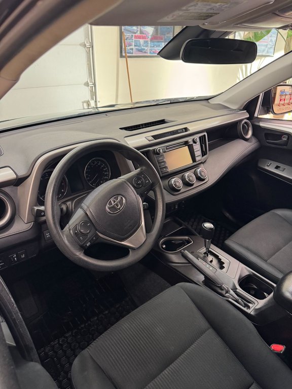 Toyota RAV4 LE 2017 à Saint John, Nouveau-Brunswick - 14 - w1024h768px