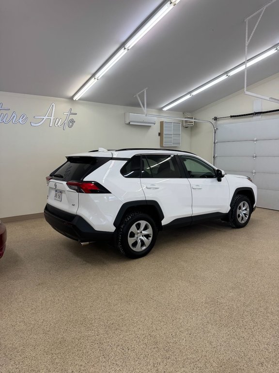 2019 Toyota RAV4 LE in Saint John, New Brunswick - 4 - w1024h768px