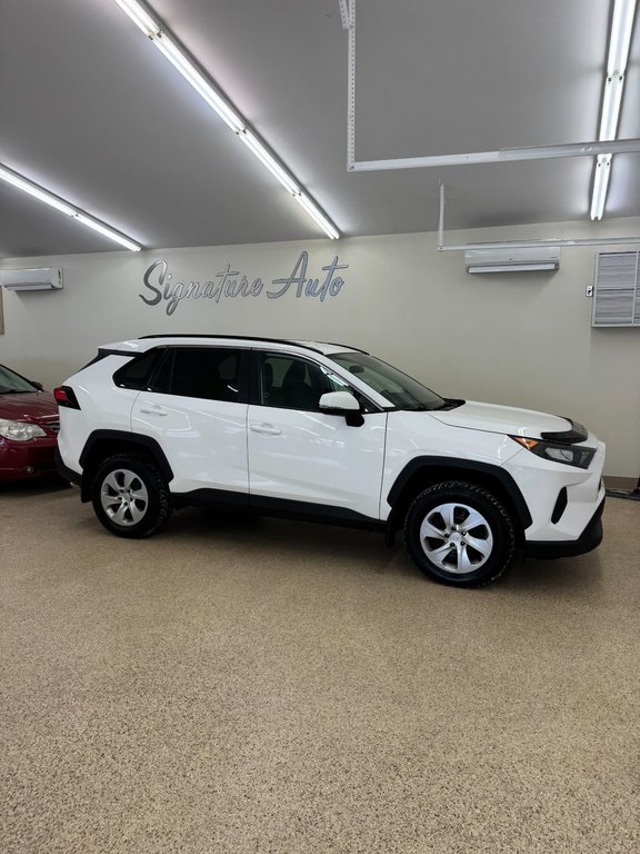 2019 Toyota RAV4 LE in Saint John, New Brunswick - 2 - w1024h768px