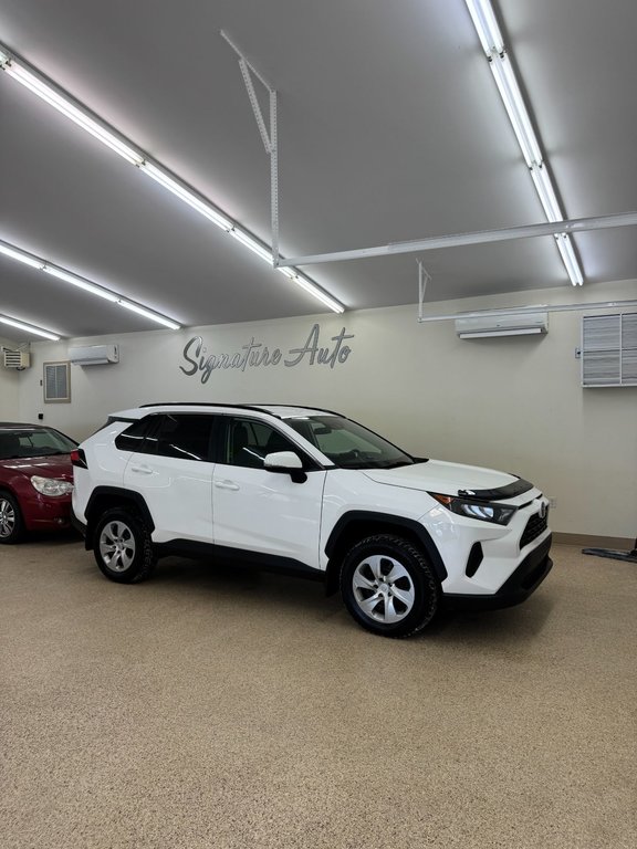 2019 Toyota RAV4 LE in Saint John, New Brunswick - 1 - w1024h768px