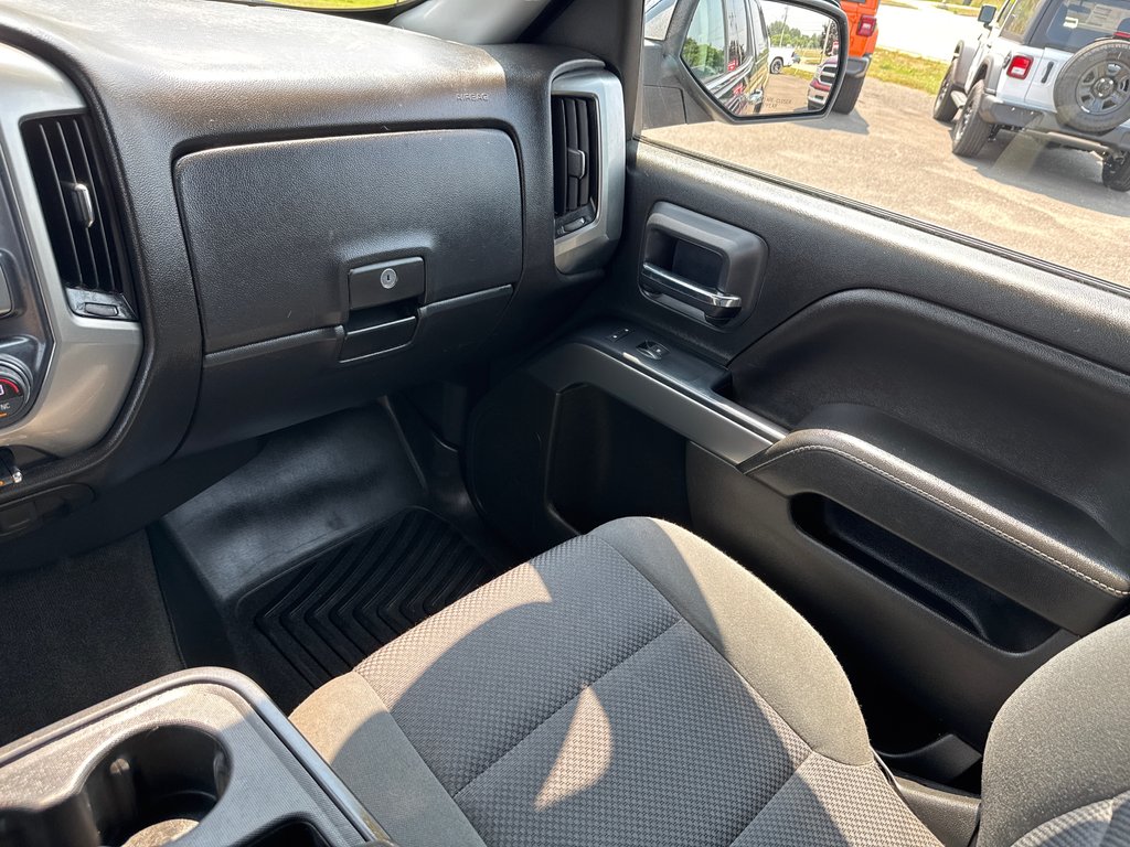 2018 Chevrolet Silverado 1500 LT in Sussex, New Brunswick - 30 - w1024h768px