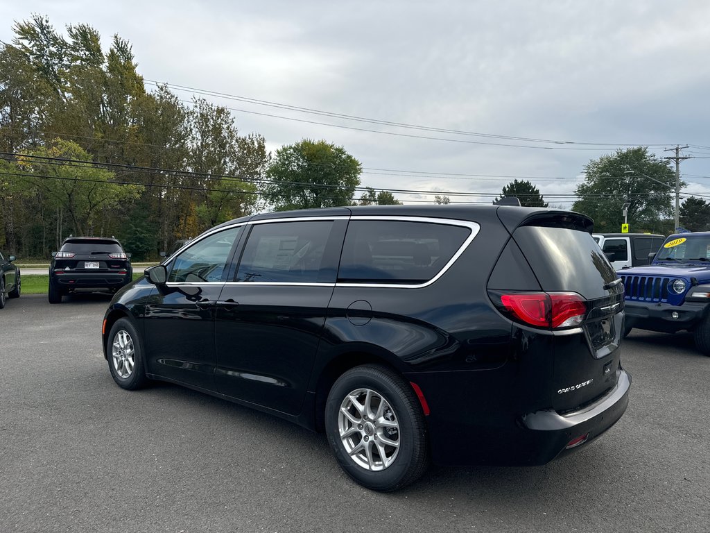 2024 Chrysler Grand Caravan SXT in Sussex, New Brunswick - 3 - w1024h768px