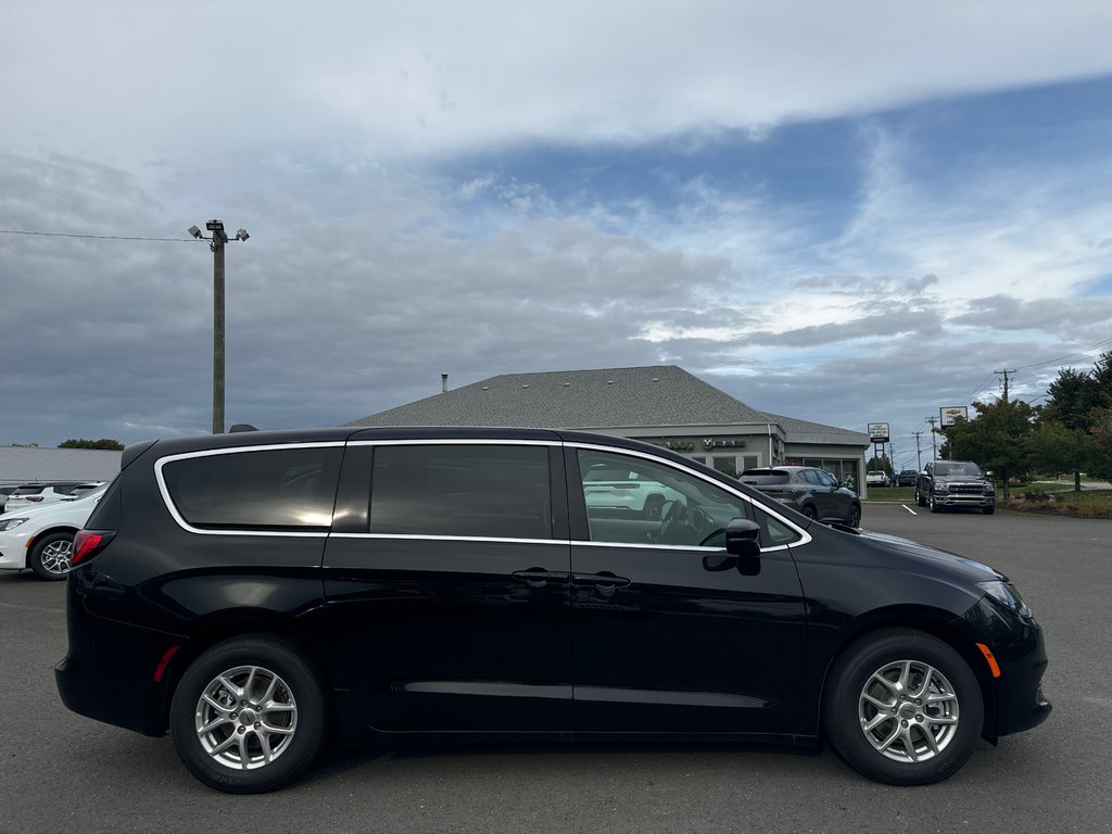 2024  Grand Caravan SXT in Sussex, New Brunswick - 6 - w1024h768px