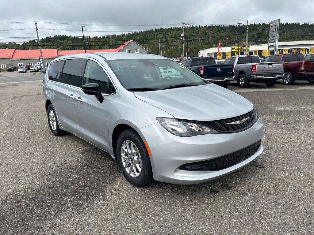 2024  Grand Caravan SXT in Saint John, New Brunswick - 2 - w1024h768px