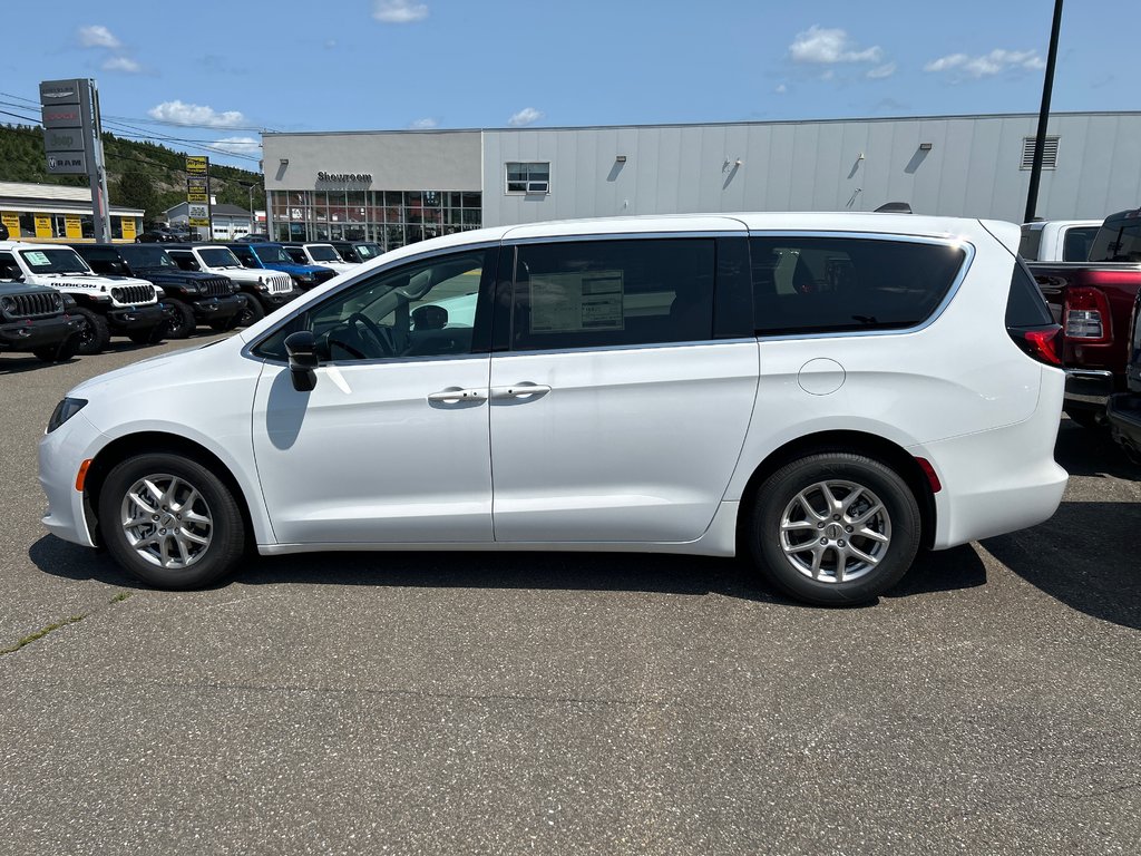 2024  Grand Caravan SXT in Saint John, New Brunswick - 6 - w1024h768px