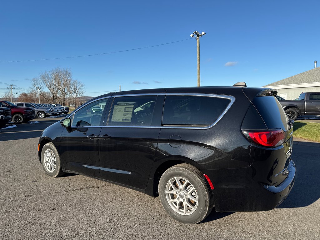 Chrysler Grand Caravan SXT 2025 à Sussex, Nouveau-Brunswick - 3 - w1024h768px