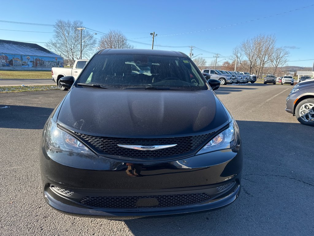 2025 Chrysler Grand Caravan SXT in Sussex, New Brunswick - 8 - w1024h768px