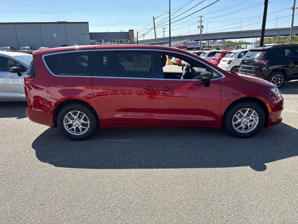 Chrysler GRAND CARAVAN SXT 2026 à Saint John, Nouveau-Brunswick - 4 - w1024h768px